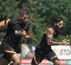 Jimmy Durmaz Instagram - My brother my prayer are with you and your family i know how strong you are 🙏🏻🙏🏻🙏🏻 gett well soon my brother ❤️❤️❤️❤️🙏🏻🙏🏻🙏🏻 @omarelabdellaoui 

Kardeşim, dualarım seninle. Senin ne kadar güçlü bir insan olduğunu biliyorum! En kısa zamanda iyileşmen dileğiyle ❤️🙏🏻