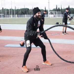 Jimmy Durmaz Instagram - Even tho its hard we do it with a smile on the face ⚽️😁 🔴⚫️ @karagumruk_sk