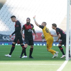 Jimmy Durmaz Instagram - Proud and honored to be captain for this amazing team and players true all the difficults and obstacles we faced before this game we still rise up and make a hell of a performance 🙏🏻🙏🏻🙏🏻 #karagümrük #dmz #jdbeard #beard #gümrük