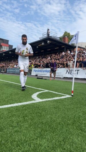 Jimmy Durmaz Instagram - Happy with the 3p @aik also Happy to have @mackolik @ekehale following us all the way from turkey 🔥🔥

#aik #football #mackolik #turkey #gnaget