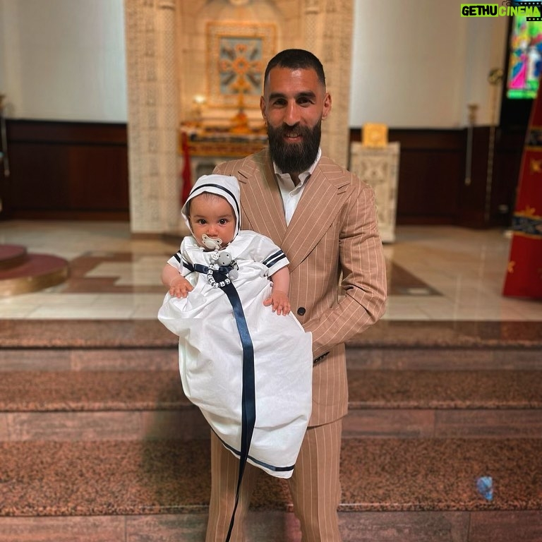 Jimmy Durmaz Instagram - Grattis till dopet min gudson Andreas ❤ Älskar dig och din familj för evigt ❤ #gudfader #baptism #godfather