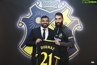 Jimmy Durmaz Instagram - Thank You for being by my side and being a true friend for the last 15 years 🙏🏻❤ let the show continue … @nimamodyr