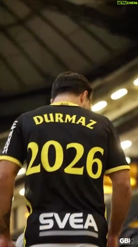 Jimmy Durmaz Instagram - Hard work Will pay off proud big brother for the big signing 🔥🔥 well deserved @eliasdurmazz @nimamodyr @aik 🎥 @gbk_production 🎥 @modyrmgmt #Durmaz #aik #durmazbröder