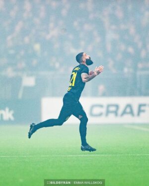 Jimmy Durmaz Instagram - Its been a hell of year Thank You 2023 and hello 2024 lets see what You bring in to our life 🙏 whish You all the best of luck in everything You whish for 🙏

#happynewyear #2024 #2023 #newlife