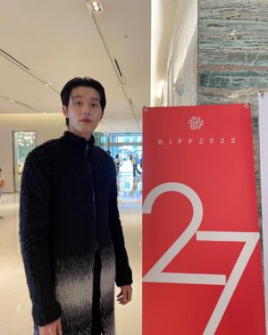 Jin Ho-eun Instagram - 잠시 후 부산 국제 영화제에서 만나요!
#오늘은좀매울지도몰라 #biff2022