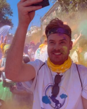João Pedro Bernardes Instagram - O mundo precisa(va) de mais cor 🌈 

A The Color Run by Ageas é muito mais que uma corrida, é um convite para todos/as fazerem exercício físico e se divertirem! 🥰 
Obrigado @ageasgrupo pelo convite, e por tornarem o mundo num lugar mais feliz! Foram, sem dúvida, os 5km mais felizes e coloridos do Planeta!

#GrupoAgeasPortugal #thecolorrunportugal / p u b