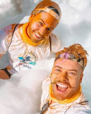 João Pedro Bernardes Instagram - O mundo precisa(va) de mais cor 🌈 

A The Color Run by Ageas é muito mais que uma corrida, é um convite para todos/as fazerem exercício físico e se divertirem! 🥰 
Obrigado @ageasgrupo pelo convite, e por tornarem o mundo num lugar mais feliz! Foram, sem dúvida, os 5km mais felizes e coloridos do Planeta!

#GrupoAgeasPortugal #thecolorrunportugal / p u b