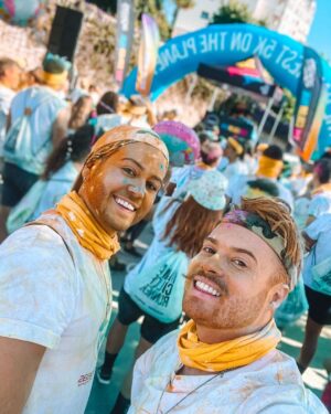 João Pedro Bernardes Instagram - O mundo precisa(va) de mais cor 🌈 

A The Color Run by Ageas é muito mais que uma corrida, é um convite para todos/as fazerem exercício físico e se divertirem! 🥰 
Obrigado @ageasgrupo pelo convite, e por tornarem o mundo num lugar mais feliz! Foram, sem dúvida, os 5km mais felizes e coloridos do Planeta!

#GrupoAgeasPortugal #thecolorrunportugal / p u b