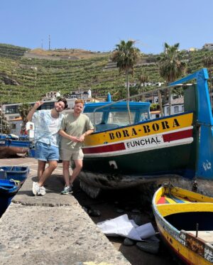 João Pedro Bernardes Instagram - Dia 2: Câmara de Lobos, Cabo Girão e as famosas bebidas Poncha e Nikita! ✌🏻🏝️ Um dia em grande 🤍
.
.
.
#madeira #ilhadamadeira #visitportugal #visitmadeira #travel #lifestyle #foodie #couple #lgbtq #portugal #caracoroablog