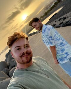 João Pedro Bernardes Instagram - Dia 2: Câmara de Lobos, Cabo Girão e as famosas bebidas Poncha e Nikita! ✌🏻🏝️ Um dia em grande 🤍 . . . #madeira #ilhadamadeira #visitportugal #visitmadeira #travel #lifestyle #foodie #couple #lgbtq #portugal #caracoroablog Funchal, Madeira, Portugal
