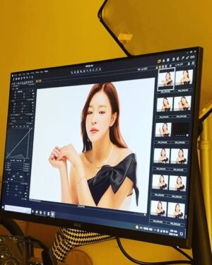 Jo Yoo-jin Instagram - 언제나 애정하는 JMdiamond 촬영 ✨ 
이 날은 촬영전에 고속도로에서 차사고나고 
어떻게 하루를 치뤘는지 😂 

#한달만에업데이트
#내일도해보자
#굿밤