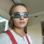 Joey King Instagram - Someone make me a turkey sandwich on toasted wonderbread cut in half with chips on the side
