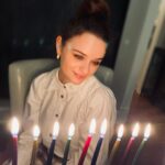 Joey King Instagram - Happy Hanukkah 💛💙