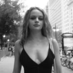 Joey King Instagram - Chicago, I’ve always loved you and I always will Art Institute of Chicago