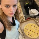 Joey King Instagram - Every fucking time I make a pie I somehow become dory from finding fucking Nemo and forget. I become ABSOLUTELY delusional. “Oh I love making pie”. Oh do you Joey? You lying little shit. DO NOT EVEN TALK TO ME WHEN IM TRYING TO WORK WITH THE CRUST. Crust. Fuck crust. Crust is such a whiny little bitch. Crust is like Goldilocks. “you didn’t process me long enough so now I won’t form a shape even resembling dough” or “oh you processed me too much so now I’m the consistency of play-do” like???? Anyway this is my Strawberry rhubarb pie. It was excellent. 10/10. will be doing it again soon.