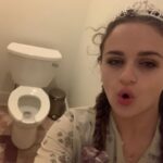 Joey King Instagram - Me on my birthday last year 🦑