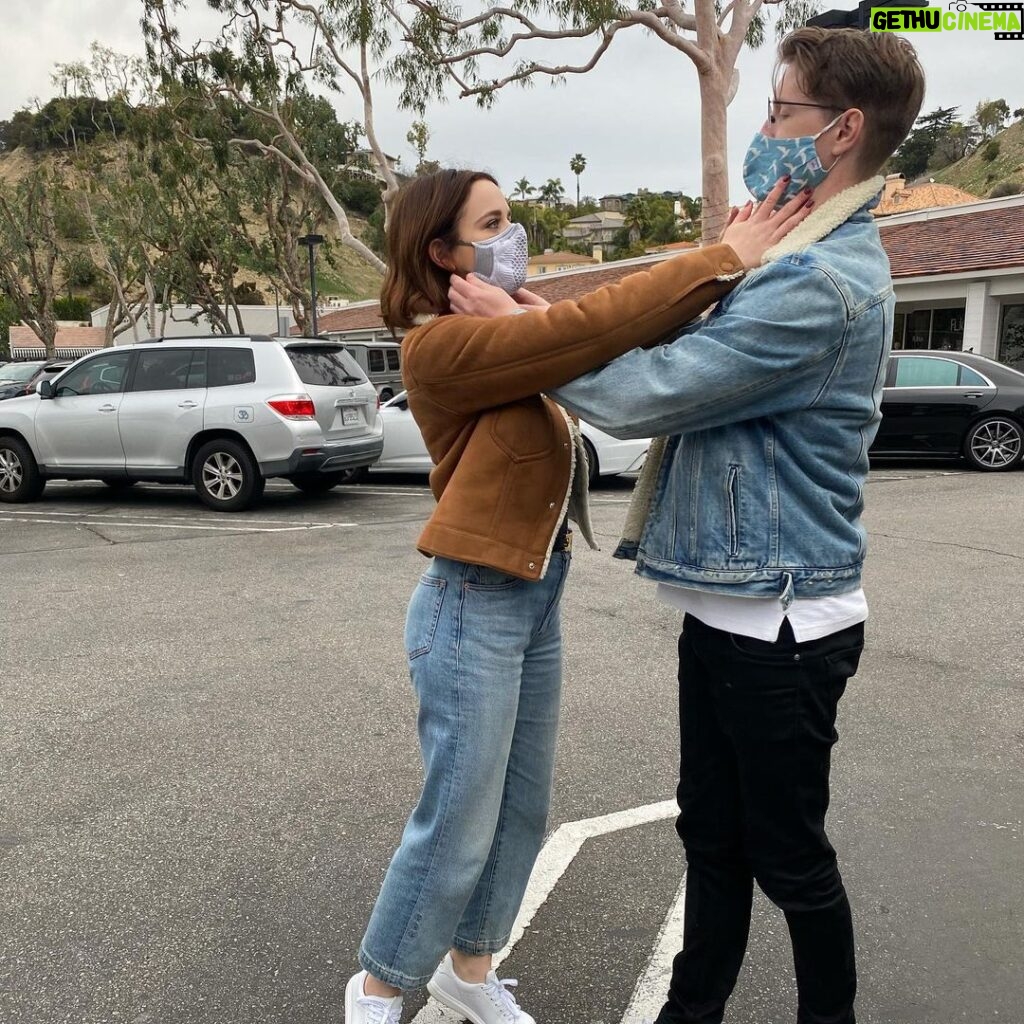 Joey King Instagram - I have such a huge crush on you it’s stupid. It’s national you day my love, and I couldn’t be happier that you’re in my life and that I’m in yours. I love you. #thismanismybff #andhefeedsme #andlovesme #healsolaughsatmypuns #mostofthetime