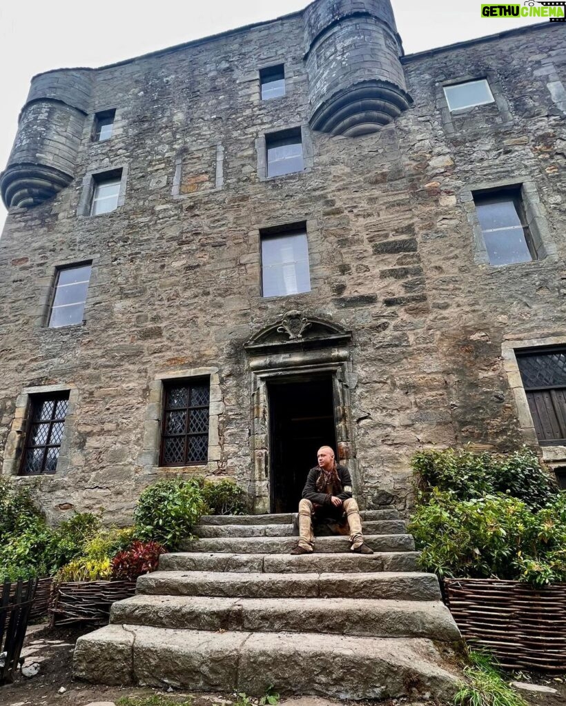 John Bell Instagram - HAPPY BIRTHDAY YOUNG IAN!!! Born 15th November 1752 at Lallybroch. We’ve been on quite the adventure together. From Scotland to Jamaica to the USA I’ve carried you with me for many years. You will always be a part of me. Can’t wait to show you all this next chapter. Thank-you @outlander_starz and #dianagabaldon for entrusting me with our favourite rapscallion. It’s been a blast.