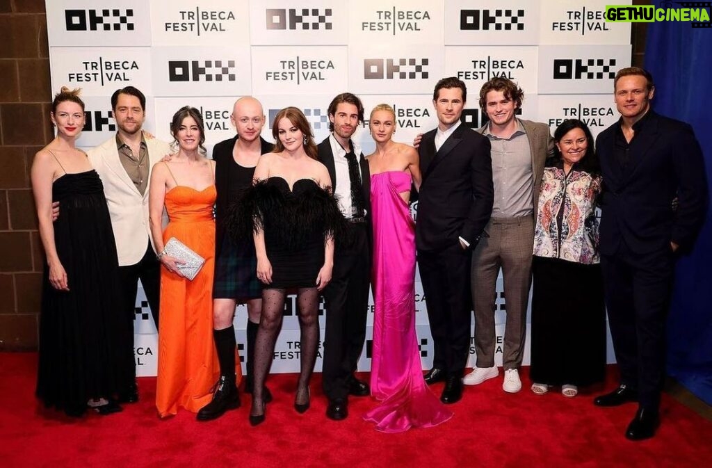 John Bell Instagram - And just like that another incredible premiere for @outlander_starz comes to an end. Thank-you to @tribeca for having us! And a huge thank-you to all of the fans who joined us in watching a very special first episode. You all whooped, gasped, screamed and laughed along with us. A night I’ll never forget. ✨✨✨ Outlander Season 7 coming out June 16th. 4 days to go!!! 🏴󠁧󠁢󠁳󠁣󠁴󠁿🕰️🇺🇸 Tribeca