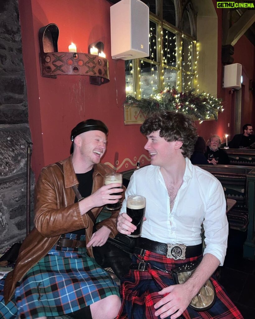 John Bell Instagram - Are ye dancin’? Cause am askin’! Burns celebrations continues… Love you bestie @matthewmckechnie 🏴󠁧󠁢󠁳󠁣󠁴󠁿💙 Glasgow, United Kingdom
