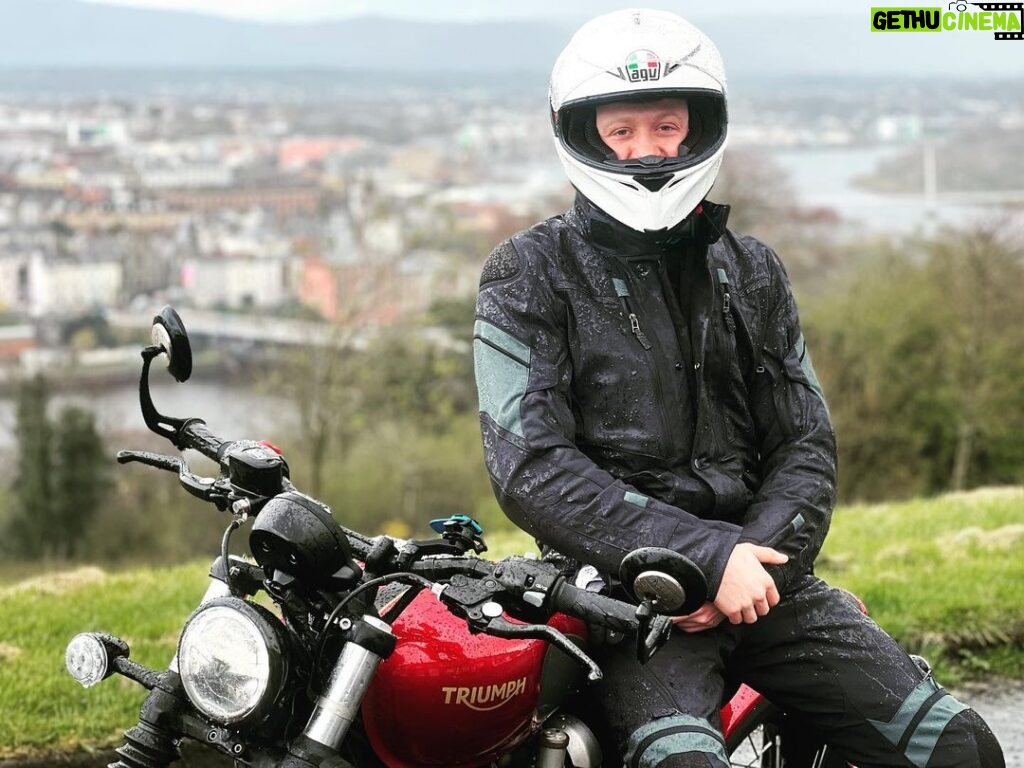 John Bell Instagram - Enjoying the Derry air on my derrière 🏍️💨 Derry City