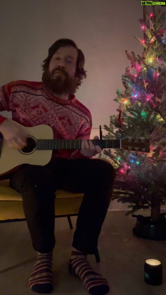 John Gallagher Jr. Instagram - Christmas In Washington • Steve Earle I’ve always loved this song. It felt even more apropos this year as I embark upon spending my first ever Yuletide in our nation’s capital. Realized too late that I paraphrased a few lyrics and was going to do another take but don’t want to be late for Christmas Eve dinner so this will have to do. Happy Holidays y’all! Love your loved ones. #christmasinwashington #steveearle #comebackwoodyguthrie #singersongwriter #johngallagherjr