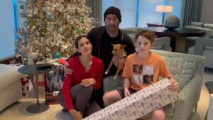 John Travolta Instagram - Merry Christmas everyone! 🎄