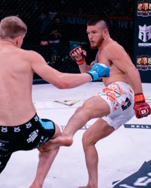 Johnny Eblen Instagram - Will Eblen stop "The Assassin" in Dublin? 👀

Middleweight champ @johnnyeblen and @fabian_edwardsmma clash THIS SATURDAY on @shosports. Last chance to secure your #Bellator299 tickets via the bio link 🇮🇪