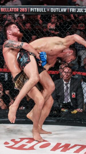 Johnny Eblen Instagram - Flashback to @johnnyeblen's historic win over #MMA legend Gegard Mousasi to become middleweight champ. 

Will "The Human Cheat Code" retain his gold on September 23rd? 👊

#Bellator299 | Eblen 🆚 Edwards | @3arenadublin