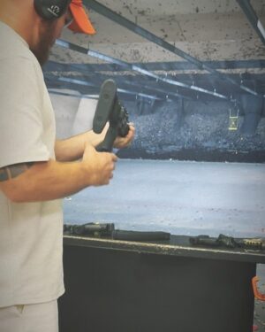 Johnny Eblen Instagram - Trainin, travelin, & shootin son of a gun

Last vid is epic 🤣
