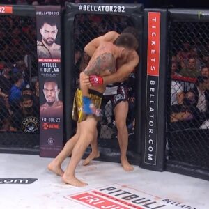 Johnny Eblen Instagram - 𝑪𝑯𝑨𝑴𝑷𝑰𝑶𝑵𝑺𝑯𝑰𝑷 𝑴𝑶𝑴𝑬𝑵𝑻 🏆

@johnnyeblen left no doubt at Bellator 282 that he was here to stay capturing the Bellator Middleweight World Title 

#PFLvsBellator