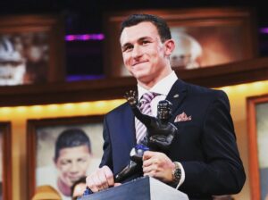 Johnny Manziel Instagram - When you come from where I came from this moment and my time in college football was all I ever aspired to be as a kid. It was my dream, it was my life to make it to that stage and by the grace of god and some amazing teammates and coaches it was accomplished. For everyone asking me what the next move is and all the crazy assumptions out there, I’ll be the one to set it straight. I have one single goal right now and that is to get back to the NFL. Until that call comes or the opportunity presents itself I will be working every single day to be prepared. I plan on spending time with my family in Texas and getting back around the University I love with all of my heart. Thank you for all the support over the years it truly means the world #Thanks&GigEm