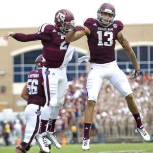 Johnny Manziel Instagram - This how we celebrate when you finally GET PAID. Brings tears to my eyes knowing where you came from to where you are now. You’ve defied the odds to become a FORCE IN THE NFL. You deserve every single dollar and then some. Congrats brother I got you FOR LIFE 💰💰💸💸 p.s. imma need to hold some cash 🤣 @mikeevans @mikeevans @mikeevans