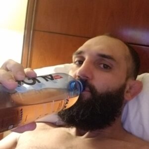 Johny Hendricks Instagram - Made weight now time to rehydrate and fuel back up. @worldbkff @lockloadedmma @lockhartandleith @dunningtonmma