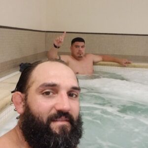 Johny Hendricks Instagram - Putting in some work today 8 rounds and Rome sauna and hot tubing with tony @reyesboxinggym