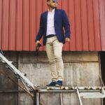 Joko Anwar Instagram - Waktu suting masih pakai jas.