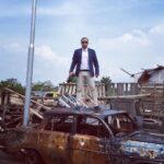 Joko Anwar Instagram - Waktu suting masih pakai jas.