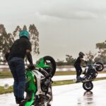 Jon Vlogs Instagram - Que loucura que foi esse sábado, realizei um sonho de fazer um evento que juntasse inúmeras experiências automobilísticas: carros superesportivos, drifts, disputas de arrancada, kart e até motocross! Obrigado por todo mundo que fez parte disso de alguma forma 🫶🏻 @ubisoftbrasil @redbullbr Piracicaba - SP