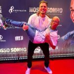 Jon Vlogs Instagram - Hoje rolou a estreia do filme que meu filho @bocade09 participou e queria deixar claro o quão orgulhoso disso tudo eu estou Vocês não tem ideia do quanto eu zelo pelo bem pessoal/profissional do Boca e dos meus irmãos do BDJ 🥹 Parabéns, bocadas, esse é só o começo da trajetória linda que voce vai ter ❤️ Rio de Janeiro, Brasil