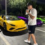 Jon Vlogs Instagram - Gratidão pela live de ontem! Conseguimos bater 100k de pessoas simultâneas em uma live de IRL na Casa da Barra, isso foi sensacional demais 🫶🏻 Queria agradecer a todo mundo que colou na live, agradecer ao BDJ que me acompanha nessas aventuras, ao Carlinhos pelo convite e a todo mundo que colou pra assistir a nossa noite ❤️ Surpresa no último slide 👀🥹 Miami Beach, Florida