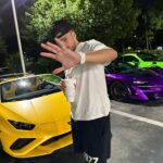 Jon Vlogs Instagram - Gratidão pela live de ontem! Conseguimos bater 100k de pessoas simultâneas em uma live de IRL na Casa da Barra, isso foi sensacional demais 🫶🏻 Queria agradecer a todo mundo que colou na live, agradecer ao BDJ que me acompanha nessas aventuras, ao Carlinhos pelo convite e a todo mundo que colou pra assistir a nossa noite ❤️ Surpresa no último slide 👀🥹 Miami Beach, Florida
