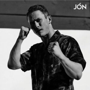 Jonathan Tucker Instagram - dad to the bone.⁣
⁣
⁣
⁣
⁣
THE NEW ISSUE OF JON #24 #Y2K ⁣
Magazine @JONMagazine ⁣
Photographer Leigh Keily @LeighKeily ⁣
Stylist Robert Balcazar @robertbalcazar ⁣
Grooming Ananda Tuyes @groomingbyananda⁣
#Y2K #JONMagazine #CharliesAngels #Westworld
