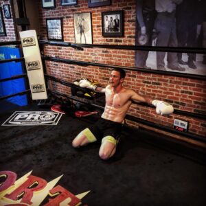 Jonathan Tucker Instagram - “I can still be happy in defeat. That’s a freedom. I can’t say that I’ve always had that, but I still feel free. I still feel at peace. I’m still happy. I’m still happy that God gave me this platform to be able to challenge myself as a man, and evolve as a man, and become a better man. Regardless of what anybody says about prizefighters, every single one of these fights is a life lesson, if you look at it and view it right and if you use it correctly.” -@dominickcruz #muaythai