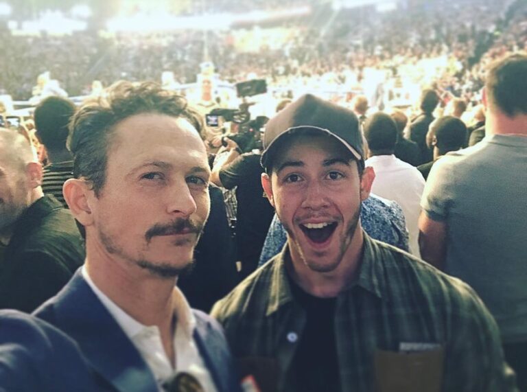 Jonathan Tucker Instagram - to win makes you a hero. to lose makes you a man. HAPPY BIRTHDAY, my dear friend & brother. #mayweathermcgregor