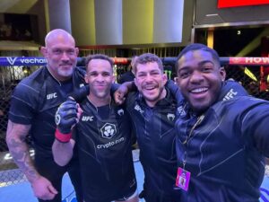 Jordan Leavitt Instagram - I told y'all I was going bonus hunting!! 🐵👑 #chimpshitonly
I told y'all I had things to show y'all!! 🥸
#longlivethemonkeyking

Thankful for da boyz.😎 #snlgang
Perfect fight week.
Perfect locker room atmosphere.
Perfect night
It's all thanks to a little help from my friends.🙏

Made a lot of big changes this camp and it paid off. I was supremely confident and KNEW I left no stone unturned. 😎

When I got the 50K bonus in 2020 I went from food stamps to comfortable overnight.  Living below the poverty line is no joke.  It was shocking and impossible to process.  50K is life changing.

We've been comfortable and careful ever since. 50K is still life changing and I'm thankful that our short term needs are secure. That's everything to me. #longlivethemonkeyking