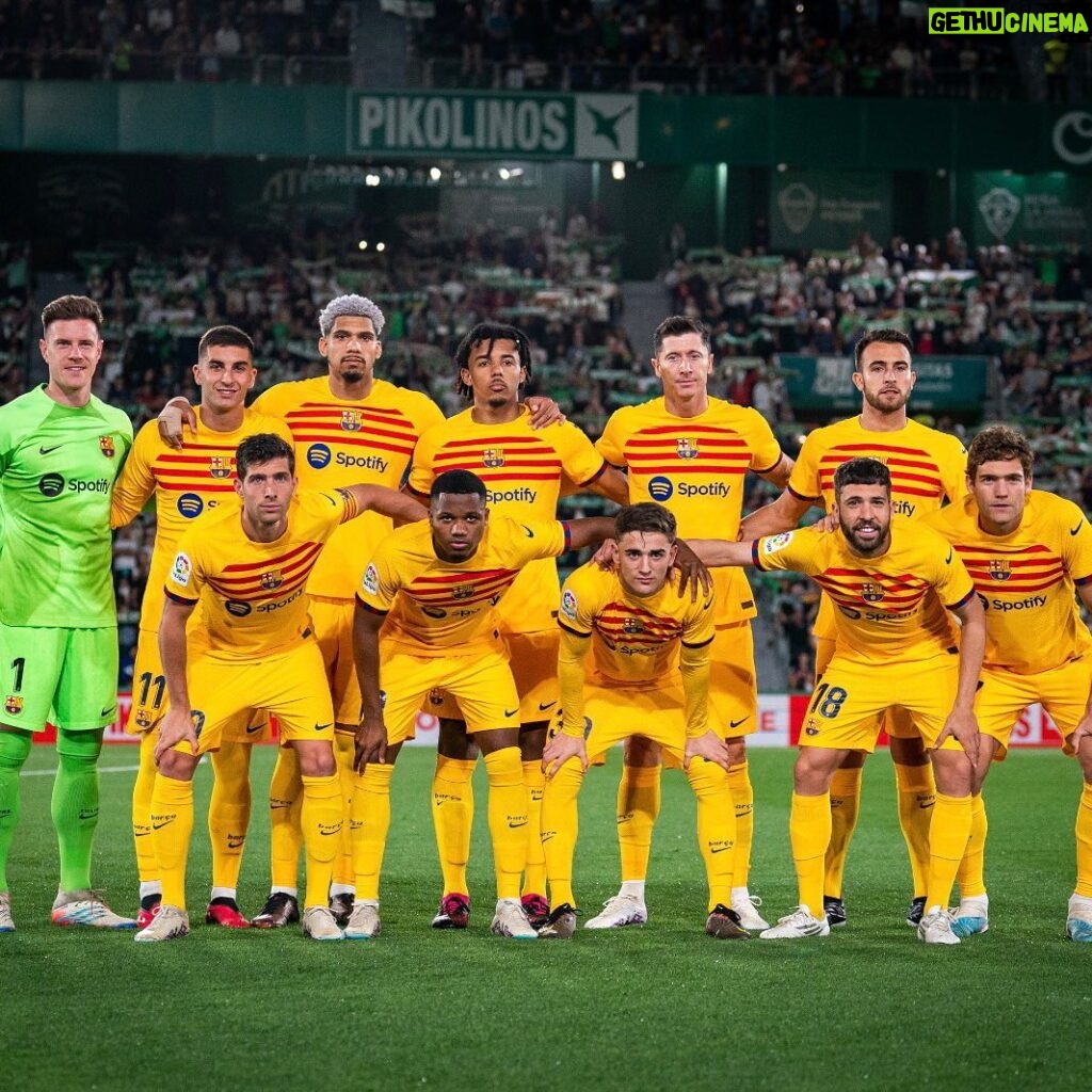 Jordi Alba Instagram - Gran trabajo del equipo para seguir sumando. #forçabarça 🙌🏻🔵🔴