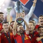 Jordi Alba Instagram - ¡¡¡CAMPEONESSSS!!! 👏🏻🏆🇪🇸 Muy contento por este momento y por poder disfrutarlo con todos los que formamos este equipo y los que nos han acompañado en el camino hasta aquí. Estoy muy orgulloso de todos vosotros!! Esta selección se merecía levantar de nuevo un título!! #NationsLeague