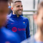 Jordi Alba Instagram - Muchas gracias por todos los mensajes de cariño de estos días, nos vemos el domingo! Moltes gràcies per tots els missatges d'afecte d'aquests dies, ens veiem el diumenge! 💪🏻😀🔵🔴