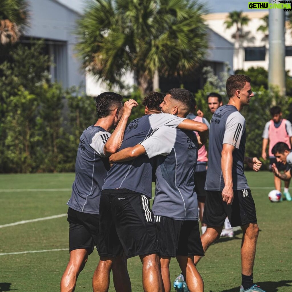 Jordi Alba Instagram - 💪🏻💗🖤 Florida Blue Training Center