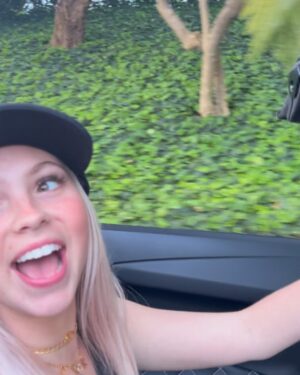 Jordyn Jones Instagram - I JUST BOUGHT AN AVENTADOR LP700-4 ROADSTER ❤️‍🔥❤️‍🔥 just in time for these amazing gas prices 😵‍💫 plz enjoy these videos of me taking delivery of my first supercar 🤭 also peep the pic with my lockscreen because manifestation is real ♓️ #V12Girl